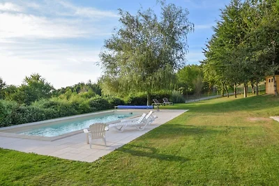 Accogliente chalet con piscina