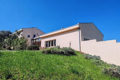 Elegante Villa mit Pool