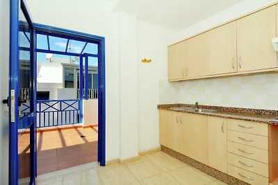 Modernes Apartment in Arrecife mit Terrasse