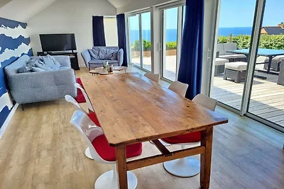 Ferienhaus in Plouhinec mit Terrasse