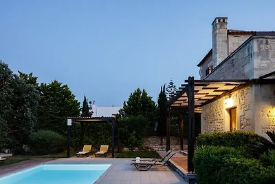 Villa in Adelianos Kampos