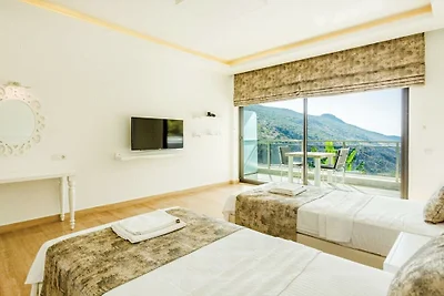 Villa in Kalkan mit Schwimmbecken