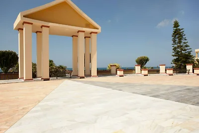 Appartamento sulla spiaggia con piscina in...