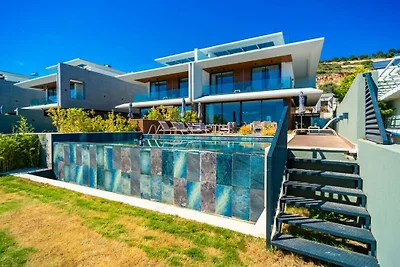 Villa in Kalkan mit Schwimmbecken