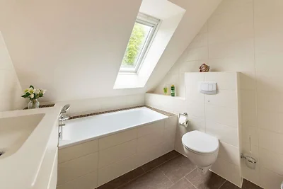 Modernes Ferienhaus mit Sauna in Wiek am Meer