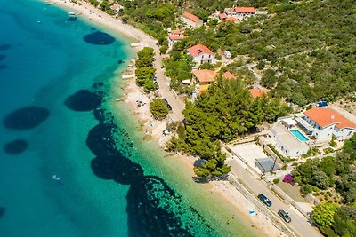 Moderne Villa in Cres mit Pool