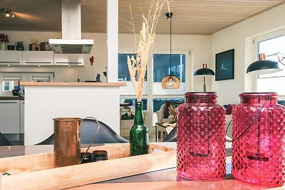 7 person home in Juelsminde