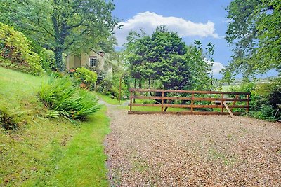 Ferienhaus mit Hügelblick und Garten