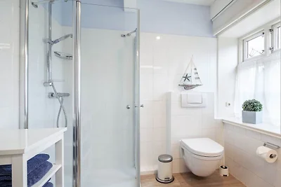 Ferienhaus in Utersum mit Schwimmbecken