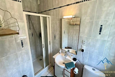 Wohnung in Le Mont-Dore mit Whirlpool