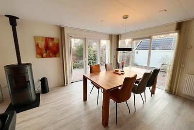 Zeer ruime bungalow woning op fijne plek