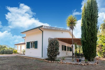 Haus mit großem Garten und Swimmingpool