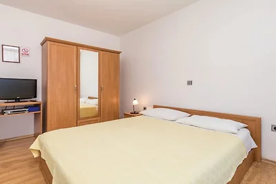 Elegant Brsec Apartments with Sea View - Thre...