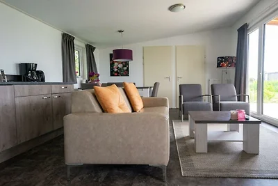 Ferienhaus in Bovenkarspel mit Terrasse