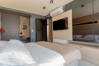 Four Bedroom Villa with pool
