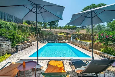 Attraente casa vacanze con giardino