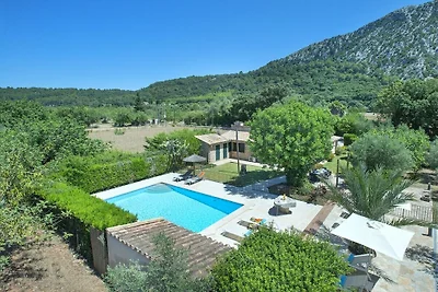 Villa in Pollensa mit Schwimmbecken