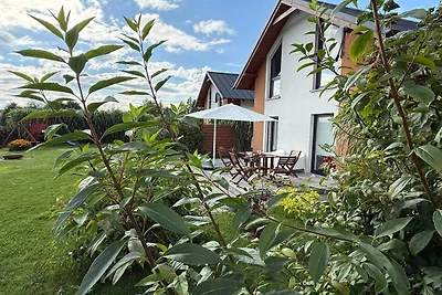 Ferienhaus mit Terrasse und großem Garten