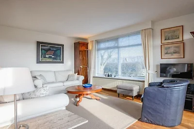 Vakantiehuis in Den Burg met zwembad
