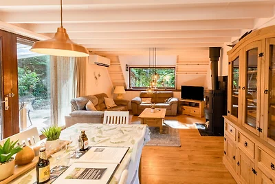 Gemütliches Chalet mit Sauna in Lanaken