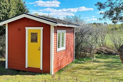 7 person holiday home in FäRENTUNA