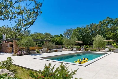 Luxuriöse Villa Posija mit privatem Pool