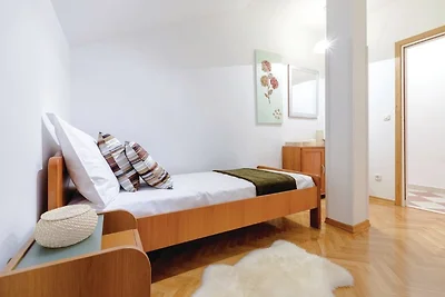 Apartment Luka - Three Bedroom Apartment