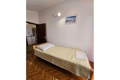Wohnung in Tribunj mit Balkon und Parken