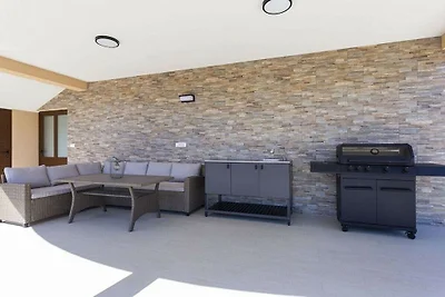 Luxuriöses Apartment mit Pool