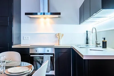 Luxuriöses 3-Zimmer-Apartment, 200 m von den ...