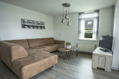 Ferienhaus in Medemblik mit Terrasse