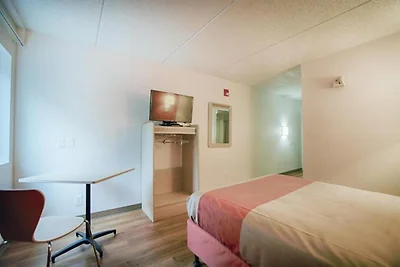 MS6 Albany NY | 1 Doppelbett | ADA/Tub