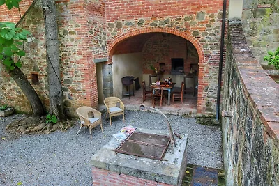Accogliente villa con terrazza a Sinalunga