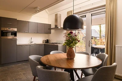 Bella villa con veranda a 4 km da Maastricht