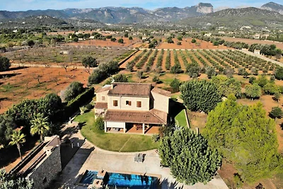 Villa in Binissalem mit Pool und Weinbergen