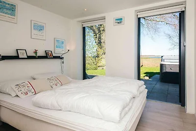 Rilassatevi con la vasca idromassaggio...