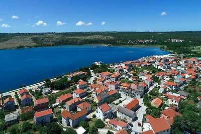 Villa mit Meerblick in Strandnähe in...