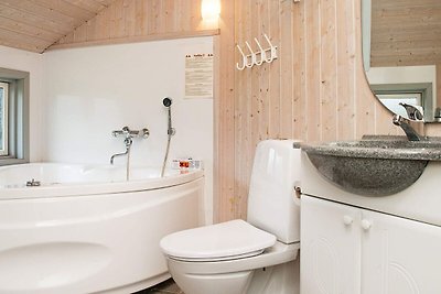 Idyllisches Ferienhaus mit Sauna in Børkop