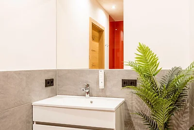 Ansprechende Wohnung mit Pool