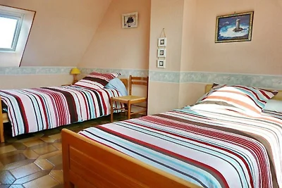 Ferienhaus in Plouhinec mit Terrasse