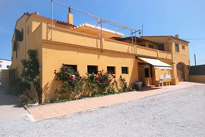 Mooi vakantiehuis in Vila-sacra met terras