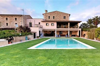 Luxuriöse Villa mit privatem Pool
