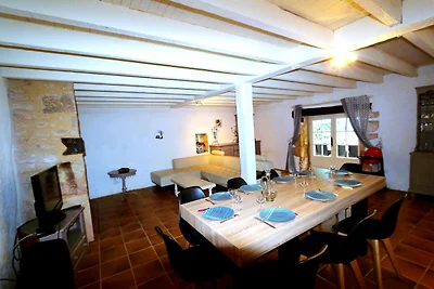 Blanquefort Hill Retreat