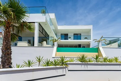 Villa met infinity pool in Maslenica