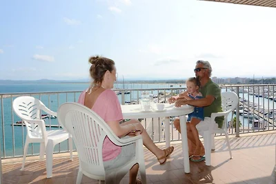 Apartment in Estartit near sea beach