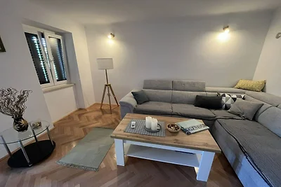 Elegant Lovran Apartment with Garden - Two Be...