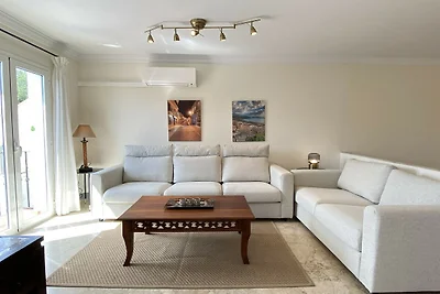 Villa in Nerja nahe Burriana Strand & Pool