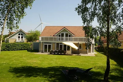 Villa in RZ Kamperland mit Schwimmbecken