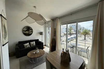 Wohnung in Grau du Roi mit Meerblick