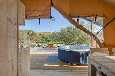 Insel-Glamping für 4 Personen mit Whirlpool